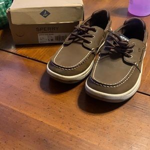 Boys sherry’s size 5m